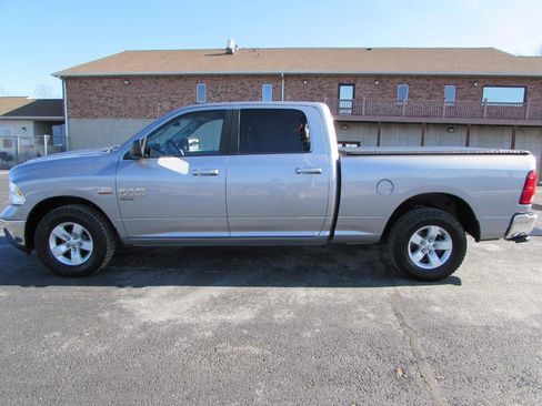 Used 2019 RAM 1500 Classic SLT image 10