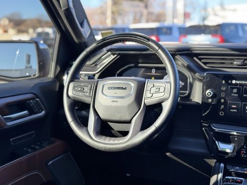 Used 2025 GMC Sierra 1500 Denali Ultimate image 13
