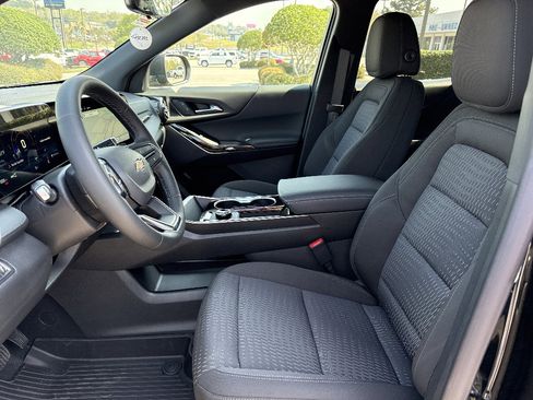 New 2026 Chevrolet Equinox LT w/ Safety and Technology Package AWD/4WD image 10