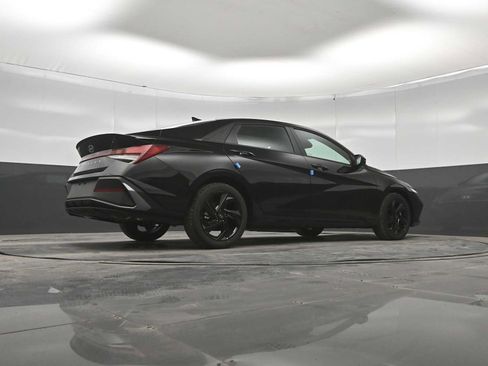 New 2026 Hyundai Elantra SEL Sport FWD image 42