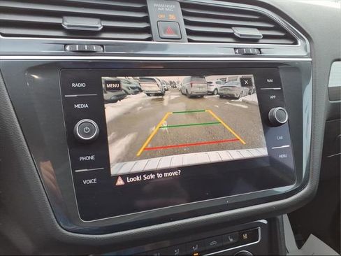 Used 2020 Volkswagen Tiguan SEL image 22