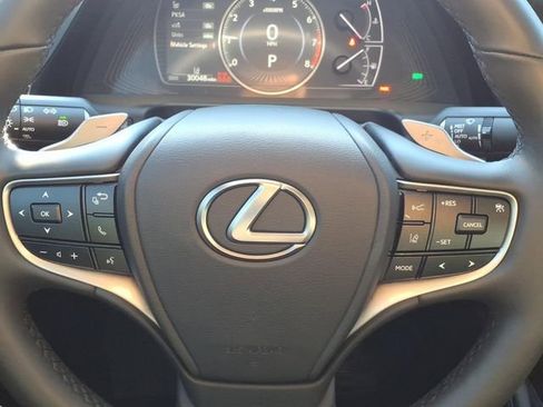 Used 2024 Lexus ES 350 350 w/ Premium Package image 8