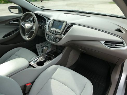 Used 2017 Chevrolet Malibu LS FWD image 27