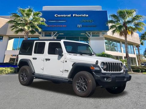 Used 2025 Jeep Wrangler Unlimited Sport AWD/4WD image 2