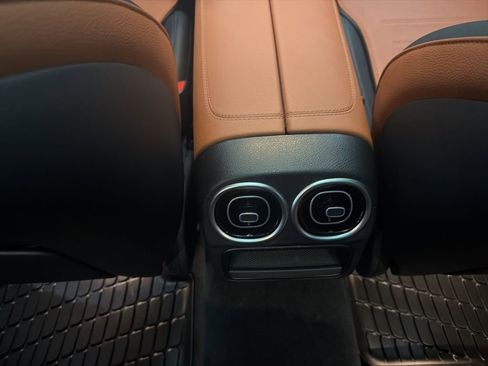 Certified 2024 Mercedes-Benz C 300 Sedan image 23