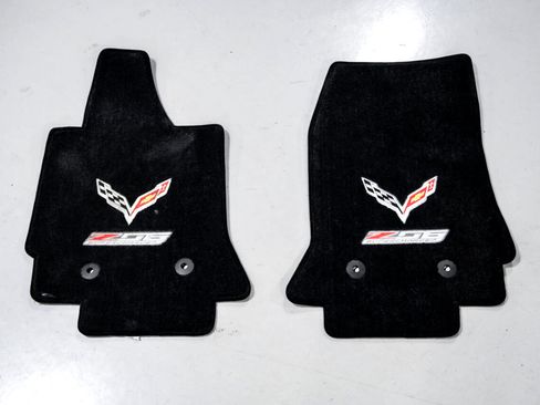 Used 2015 Chevrolet Corvette Z06 w/ 3LZ Preferred Equipment Group image 36