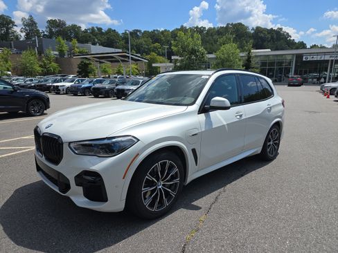 Used 2023 BMW X5 xDrive45e w/ Executive Package AWD/4WD image 7