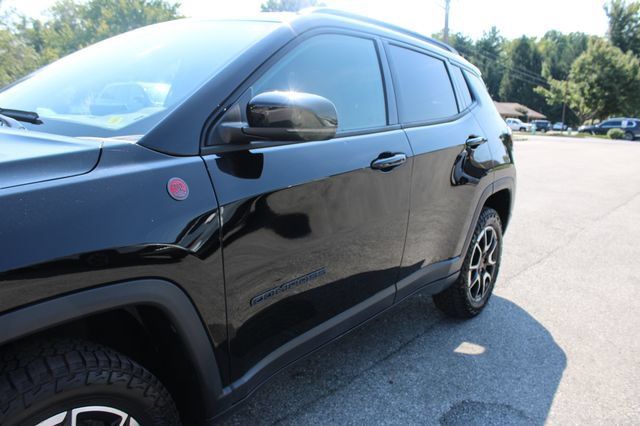 Used 2025 Jeep Compass Trailhawk AWD/4WD image 44