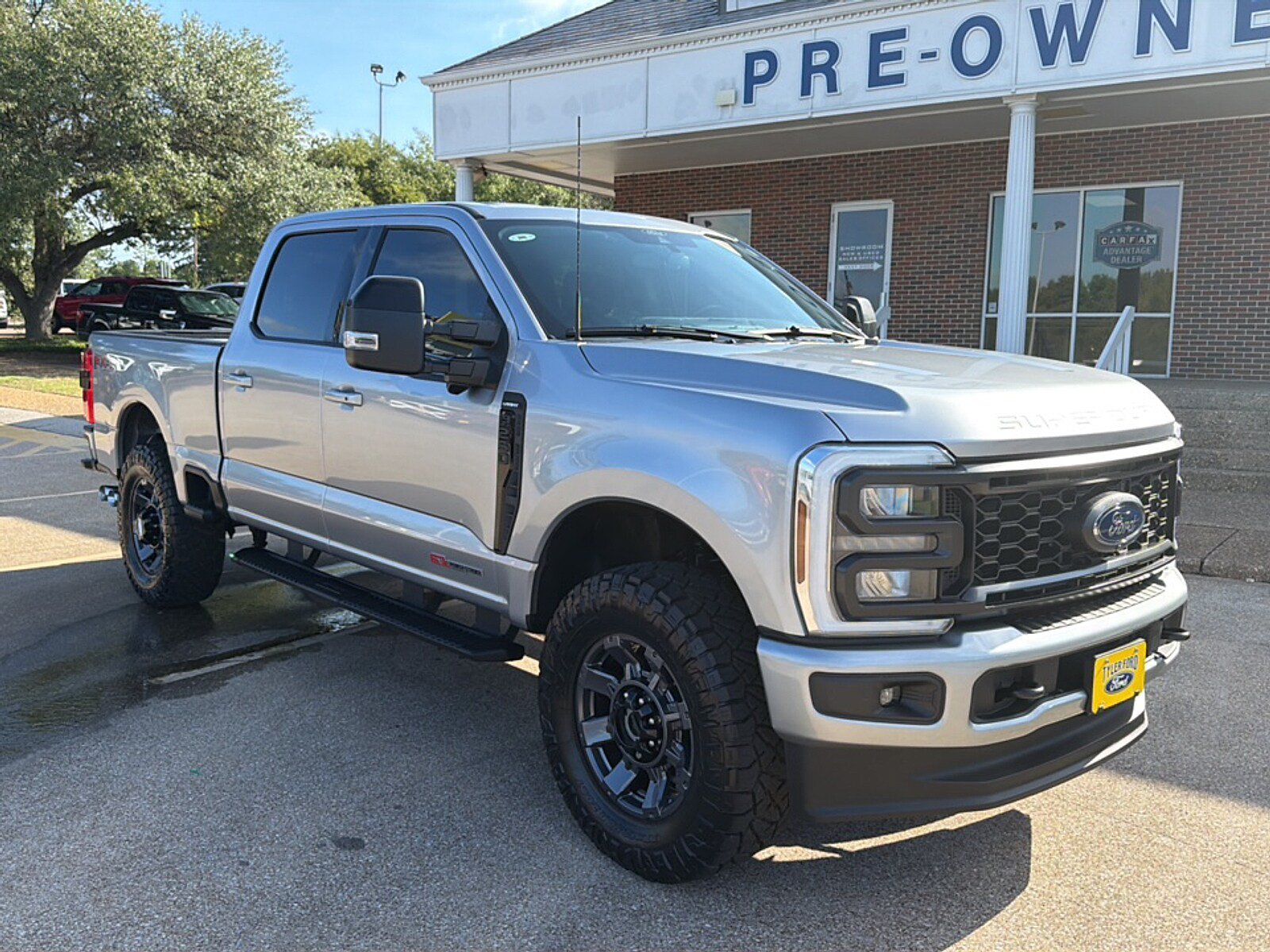 Used 2024 Ford F250 Lariat w/ Sport Appearance Package AWD/4WD image 1