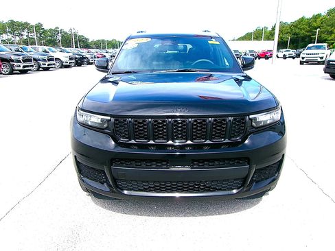 Used 2023 Jeep Grand Cherokee L Laredo AWD/4WD image 6