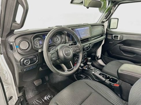 Used 2024 Jeep Wrangler Unlimited Rubicon 4xe w/ Technology Group AWD/4WD image 21