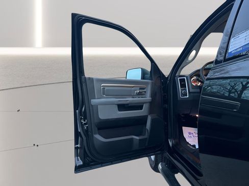 Used 2018 RAM 1500 Classic SLT image 18