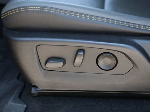 Used 2023 Chevrolet Colorado ZR2 w/ ZR2 Convenience Package III AWD/4WD image 25