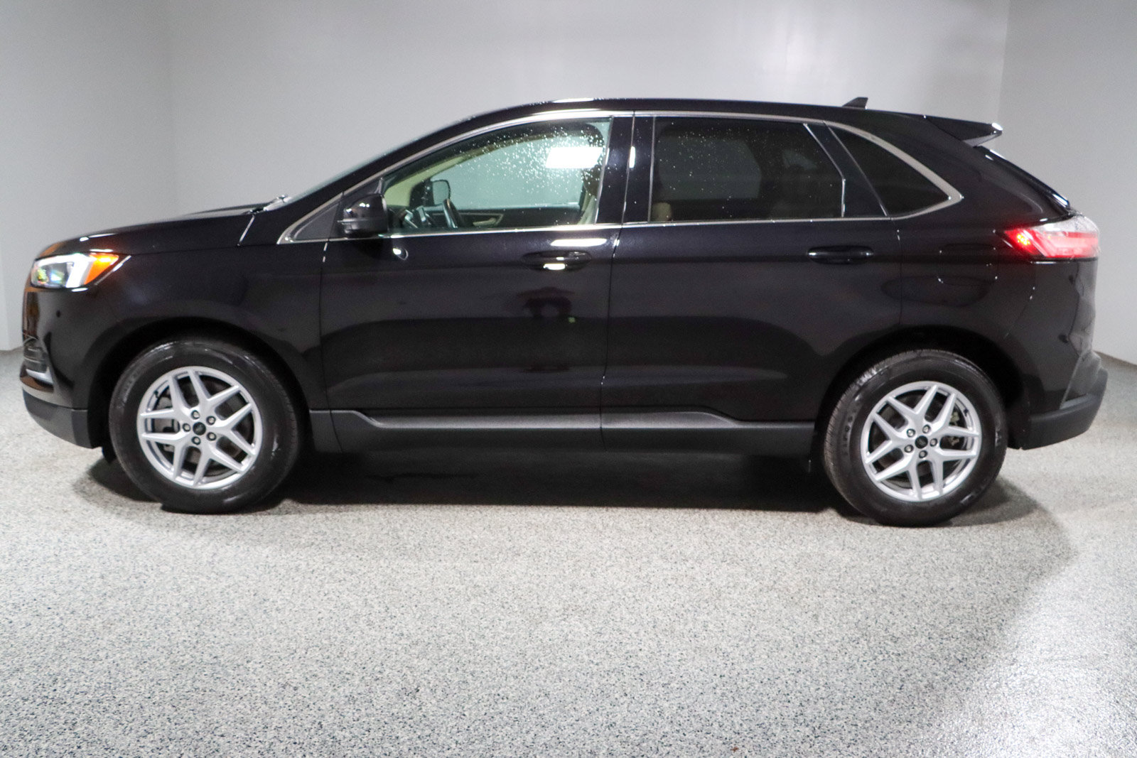 Used 2023 Ford Edge SEL AWD/4WD image 10