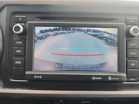 Used 2017 Toyota Tacoma SR5 w/ Tow Package AWD/4WD image 17