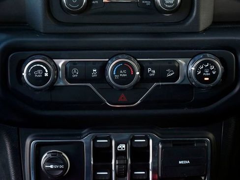 Used 2020 Jeep Wrangler Unlimited Sport S image 23