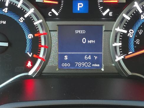 Used 2019 Toyota 4Runner SR5 AWD/4WD image 25