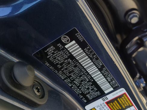 Used 2019 Toyota Avalon Limited w/ Preferred Accessory Package image 35