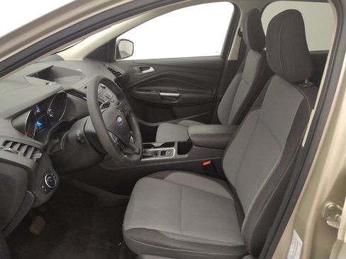 Used 2018 Ford Escape SE w/ Ford Safe & Smart Package FWD image 17