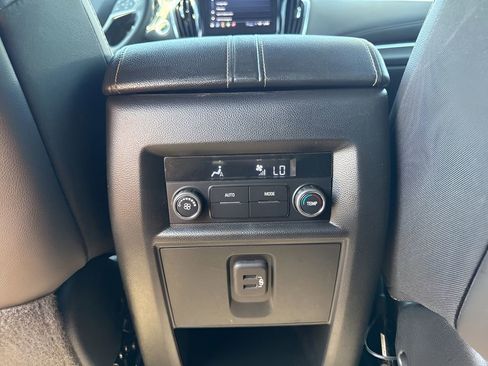 Used 2023 Chevrolet Traverse LT w/ Midnight/Sport Edition AWD/4WD image 14