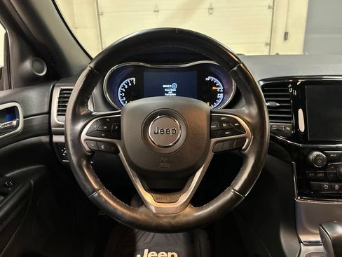 Used 2020 Jeep Grand Cherokee Altitude AWD/4WD image 17