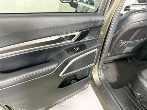 Used 2025 Kia Telluride S FWD image 27