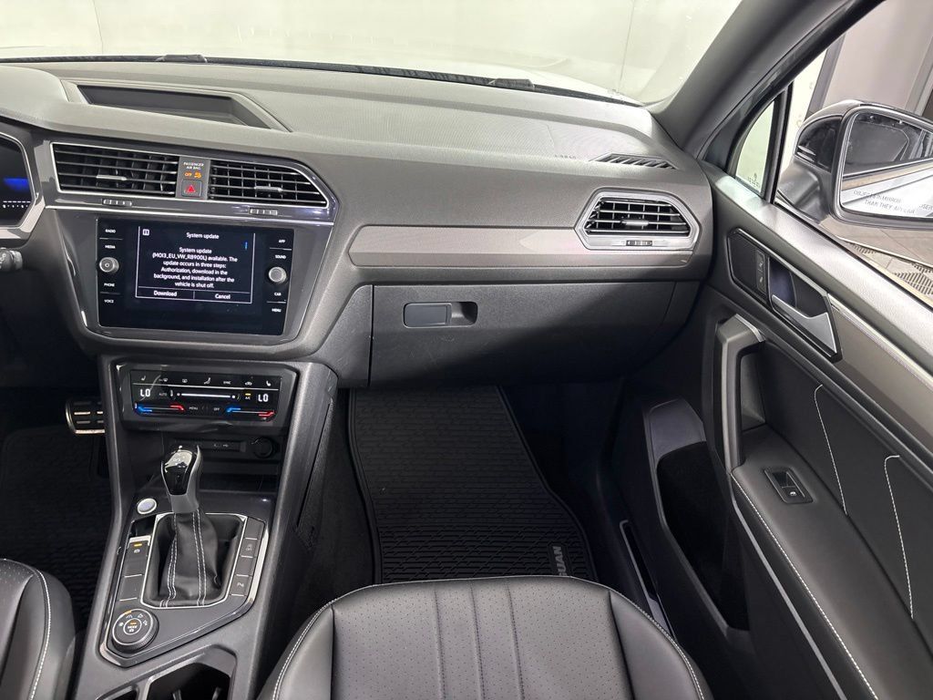 Used 2023 Volkswagen Tiguan SE R-Line AWD/4WD image 20