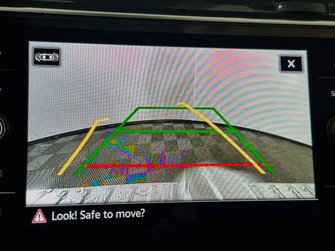 Used 2023 Volkswagen Tiguan SE AWD/4WD image 13