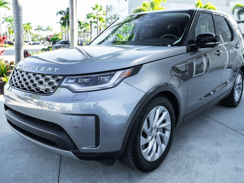 Used 2024 Land Rover Discovery S image 5