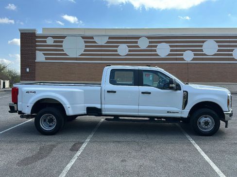 Certified 2025 Ford F350 XL w/ XL Chrome Package AWD/4WD image 6