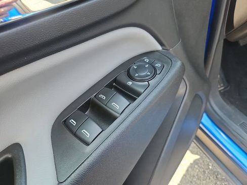 Used 2024 Chevrolet Equinox LS w/ LS Convenience Package FWD image 12