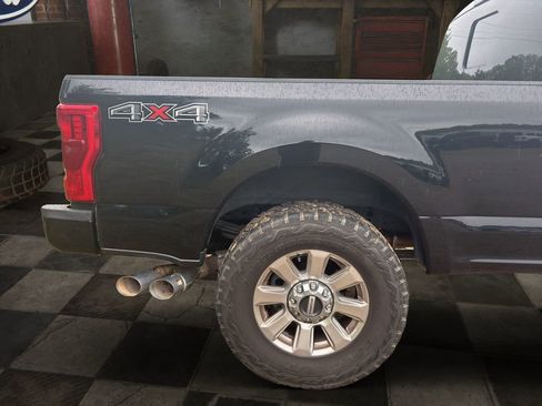 Used 2019 Ford F250 Platinum image 8