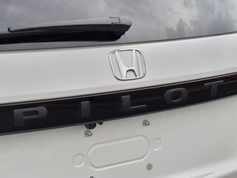 Used 2025 Honda Pilot EX-L image 28