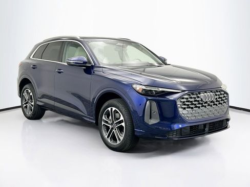 Used 2025 Audi Q5 Premium Plus w/ Premium Plus AWD/4WD image 4