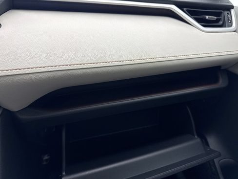 Used 2020 Toyota RAV4 Limited FWD image 32