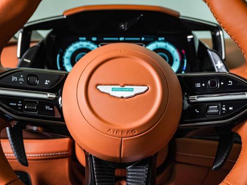 Used 2026 Aston Martin Vanquish Convertible RWD image 29