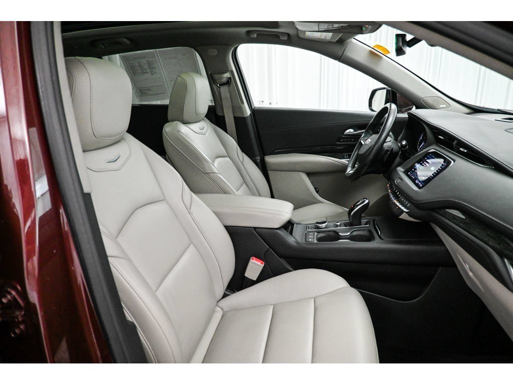 Certified 2023 Cadillac XT4 Premium Luxury AWD/4WD image 18