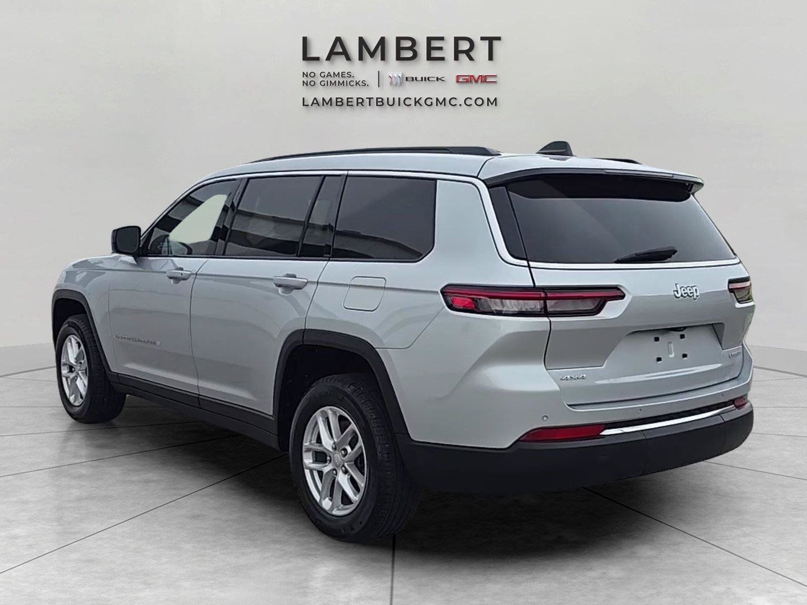 Used 2025 Jeep Grand Cherokee L Laredo w/ Luxury Tech Group I AWD/4WD image 3