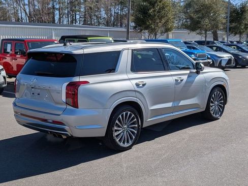 Used 2024 Hyundai Palisade Calligraphy image 3