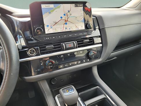 Used 2022 Nissan Pathfinder SL w/ SL Premium Package image 16