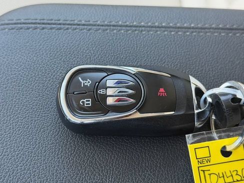 Used 2024 Buick Encore GX Sport Touring FWD image 30