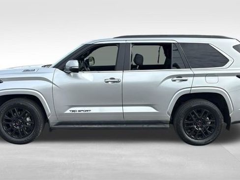 Used 2025 Toyota Sequoia SR5 w/ SR5 Premium Package image 4