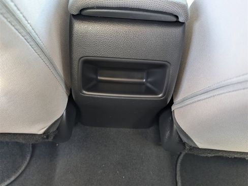 Used 2021 Toyota Corolla LE image 27