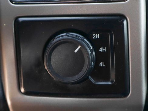 Used 2017 Ford F350 Lariat w/ Chrome Package image 33