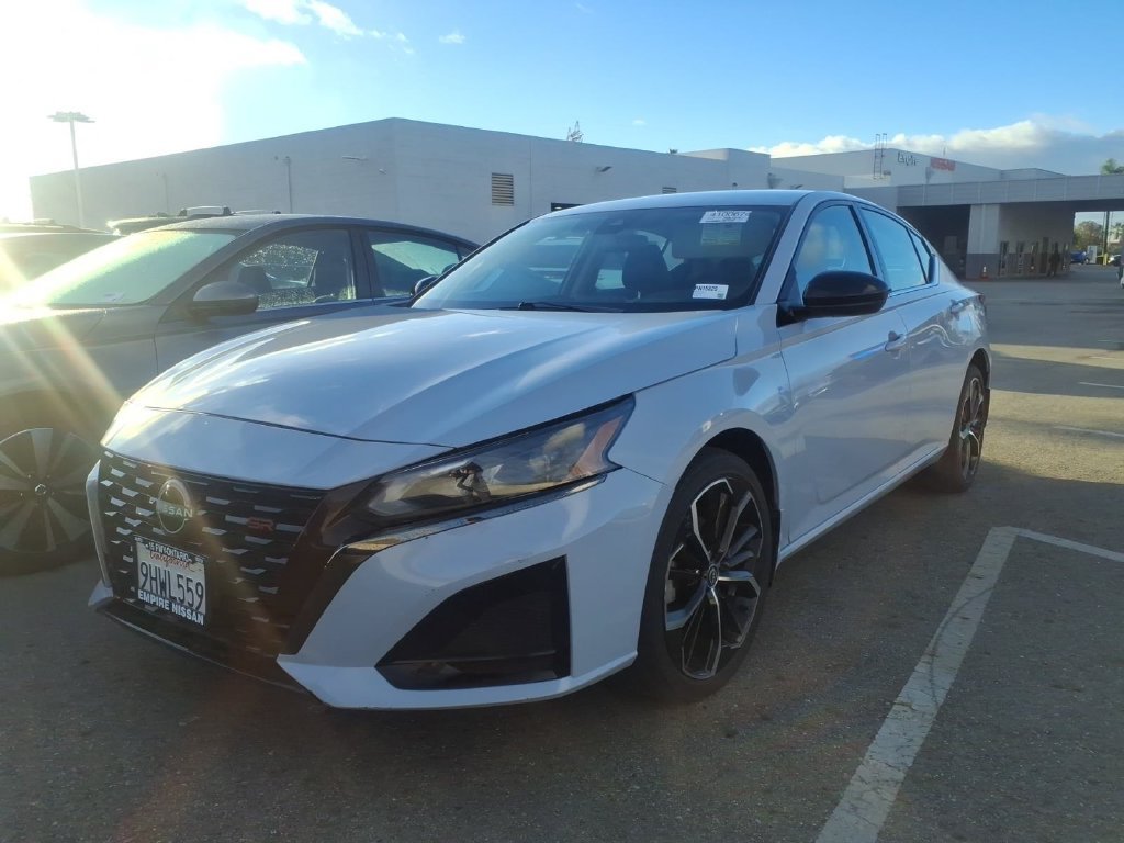 Certified 2023 Nissan Altima 2.5 SR AWD/4WD image 10