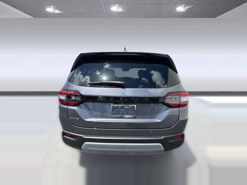 Used 2025 Honda Pilot EX-L image 10