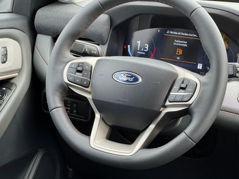 New 2026 Ford Explorer Active image 8