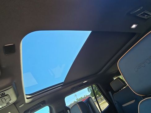 Used 2024 GMC Yukon AT4 w/ AT4 Premium Plus Package image 30