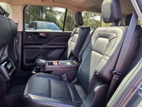 Certified 2023 Lincoln Aviator Reserve w/ Equipment Group 201A image 10