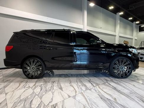 Used 2021 Lincoln Navigator L Reserve RWD image 3